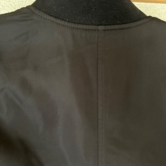 a.v.v 黒ジャンパーの画像