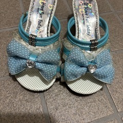 水色リボンサンダル　サイズ18cmの画像