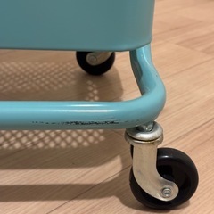【IKEA】キッチンワゴン（ターコイズ ）竹製フタ付き！の画像