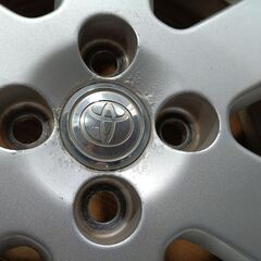 トヨタ純正 15インチ【富山】イスト ヤリス アクア ヴィッツ カローラ フィールダー アクシオ ｂB ポルテ スペイド 15インチ 車検対応 中古４本の画像