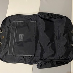 CREST PORT ブラック ガーメントバッグの画像