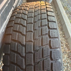 ヨコハマタイヤ　スタッドレスタイヤ　215/80/r16の画像