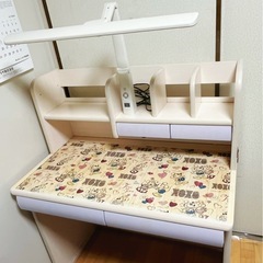 ニトリ 学習机 女の子　紫色の画像