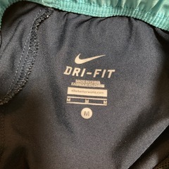 【制約済】NIKE ズボンの画像