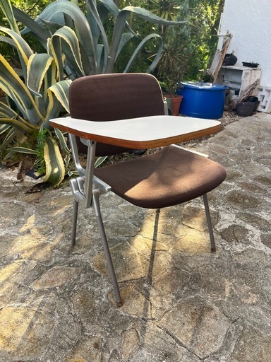 DSC 106 カステリチェア