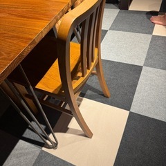 アンティークテーブルセットの画像