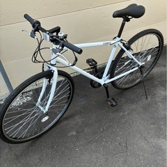 自転車　クロスバイクの画像