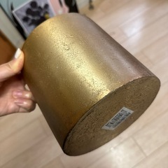 金属花瓶の画像