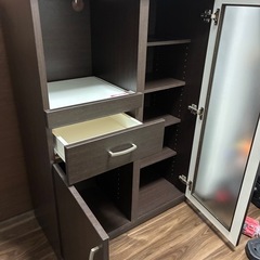 食器棚の画像