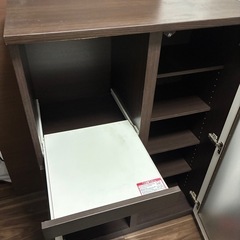 食器棚の画像