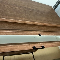 食器棚、かなりしっかりしていますの画像
