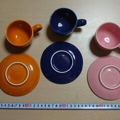 デミタスカップ&ソーサー　色違い３脚の画像