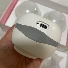 ハンズフリー電動搾乳機の画像