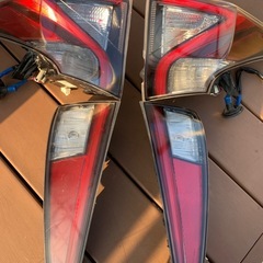 ZVW50 テールレンズの画像