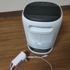 小型除湿機 1000mlタンク・マイナスイオン機能付き【値下げ】の画像
