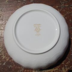 ☆　ノリタケ Noritake　50508/4589 BONE CHINA WEDDINGMALL 21cmサラダボウル◆日本発の世界的テーブルウェアブランドの画像