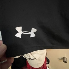 アンダーアーマーHEATGEAR幾何学模様ストライプ入り&両ポケット付きハーフパンツ！size XL シミ、ヨレ目立つ擦り傷無し！の画像