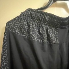アンダーアーマーHEATGEAR幾何学模様ストライプ入り&両ポケット付きハーフパンツ！size XL シミ、ヨレ目立つ擦り傷無し！の画像