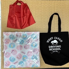 トートバッグやポーチなど色々の画像