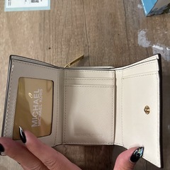 マイケルコース 折り財布の画像