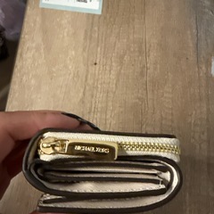 マイケルコース 折り財布の画像
