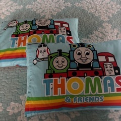トーマス枕２つの画像