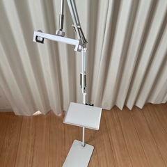 床置きスマホスタンドの画像