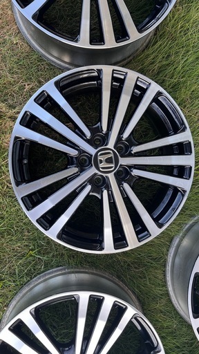 【決まりました】オデッセイ　アブソリュート　18インチ　アルミホイール