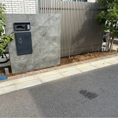 外構工事　タイル張ります。