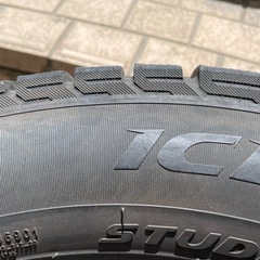 プリウスα  スタッドレスタイヤセットの画像