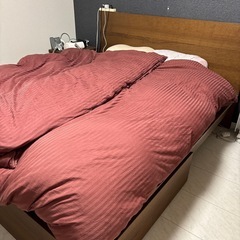 IKEAで購入クィーンサイズベッドの画像