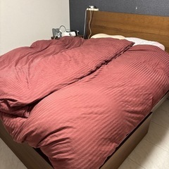 IKEAで購入クィーンサイズベッドの画像