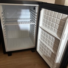 小型冷蔵庫　40L
の画像