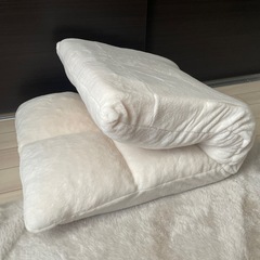 座椅子　ホワイトの画像