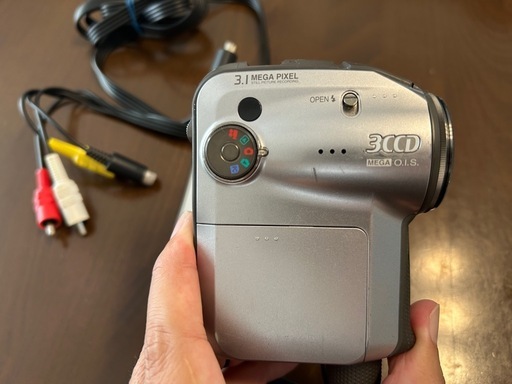 【終了】Panasonic SDR-S200 3CCD ビデオカメラ キャリーバック付き