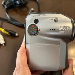 Panasonic SDR-S200 3CCD ビデオカメラ キャリーバック付きの画像