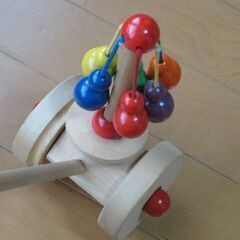 幼児歩行練習用の木製おもちゃの画像