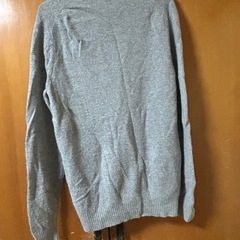 【古着】グレー ニットカーディガン Vネック　※毛玉多数あり　ユニクロの画像