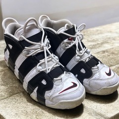 ナイキ エア モア アップテンポ "ホワイト/ブラック/ユニバーシティレッド"の画像