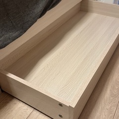 ダブルベッドフレームの画像