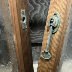 昭和型板ガラス入り引き違い窓ペアの画像