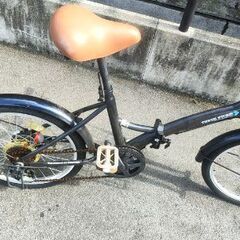 20インチ折り畳み自転車（黒.紺）シマノ6段ギア.前カゴ付き.前後パンク無し.シート破れ無しキレイ！すぐに乗れます！ガレージ整理品の画像
