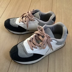 スニーカー　M
の画像