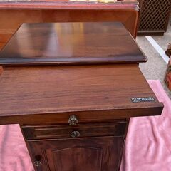 【中古】Karimoku/ カリモク/コロニアル /電話台 /キャビネット/ 多目的棚の画像