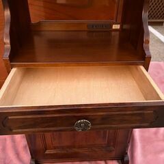【中古】Karimoku/ カリモク/コロニアル /電話台 /キャビネット/ 多目的棚の画像