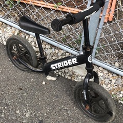 ストライダー　ブラックの画像