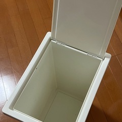 中古 【IKEA/イケア】 FILUR フィルール ゴミ箱 ごみ箱 ふた付き容器, ホワイト, 42 lの画像