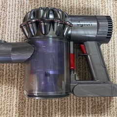 ダイソン Dyson ハンディ型 DC61 モーターヘッド　サイクロン掃除機の画像