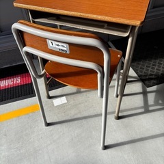 机の椅子セットの画像