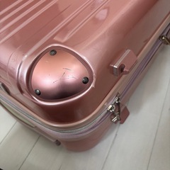 【9/18迄】鍵付きキャリーケース　キャリーバック　メタリックピンク機内持ち込みOKサイズ　の画像